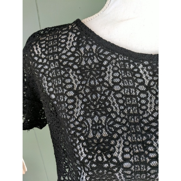 ❗ Last Chance ❗ Blanc Noir Lace / Crochet Crop Top - Picture 2 of 4